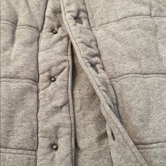 Vest - Picture 3 of 4